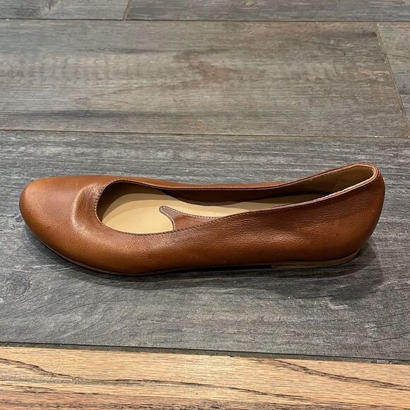 NWOT Marni woman’s brown flat. It’s one shoe - Picture 6 of 8